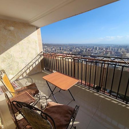 Flat With Balcony On Cascade Apartamento Erevan Exterior foto