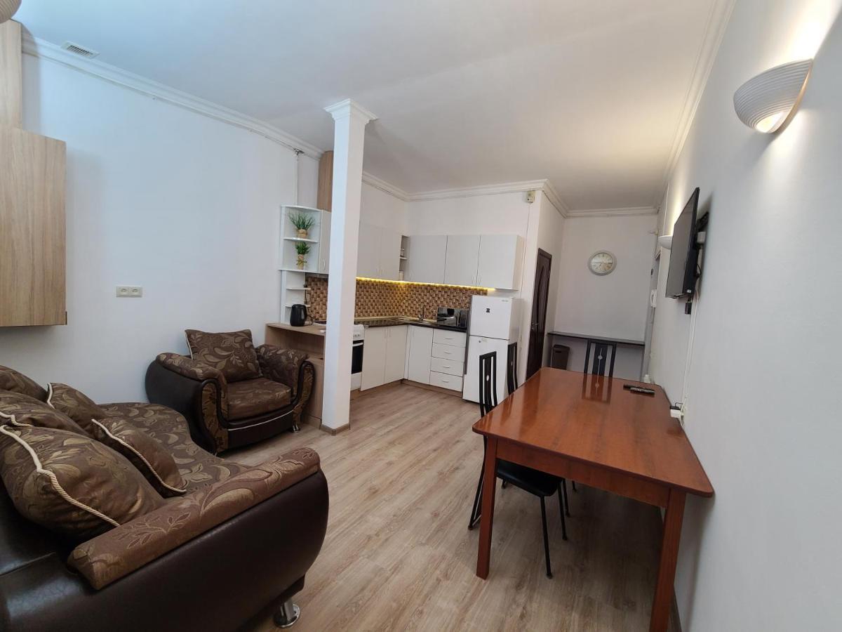 Flat With Balcony On Cascade Apartamento Erevan Exterior foto